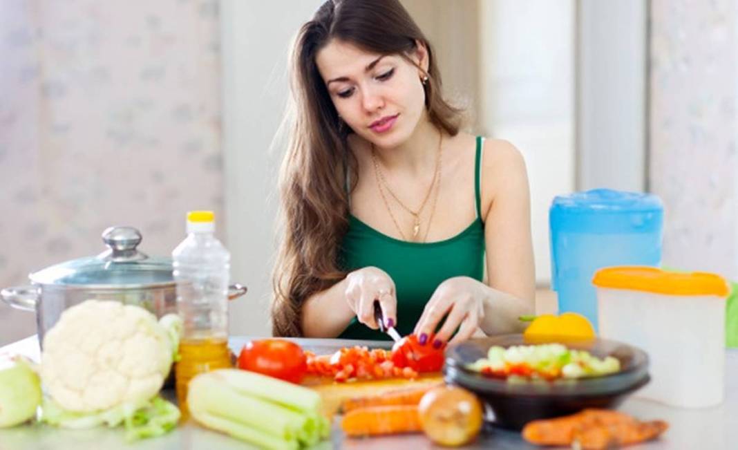 Yaz ayında tüketilecek en lezzetli salatalar! Hepsi kesenize uygun 2